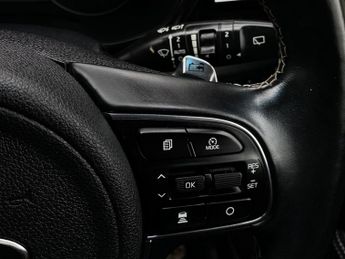 KIA NIRO 4 5d 202 BHP