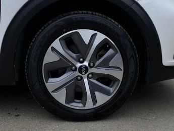 KIA NIRO 4 5d 202 BHP