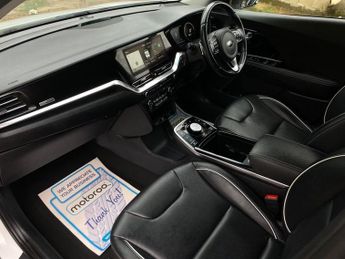 KIA NIRO 4 5d 202 BHP