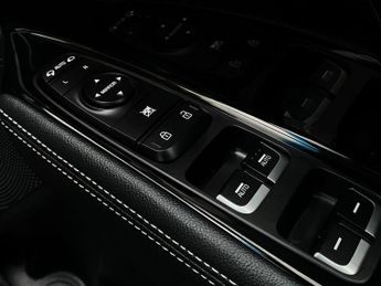 KIA NIRO 4 5d 202 BHP