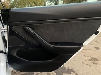 TESLA Model 3 Standard Range Plus Saloon 4dr Electric Auto RWD (241 bhp)