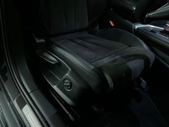 AUDI A4 AVANT 2.0 TDI 40 S line Estate 5dr Diesel S Tronic quattro Euro 6 (s/s