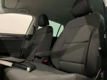 VOLKSWAGEN GOLF 1.6 TDI Match Hatchback 5dr Diesel DSG Euro 6 (s/s) (115 ps)