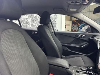 BMW 1 SERIES 1.5 118i SE Hatchback 5dr Petrol DCT Euro 6 (s/s) (136 ps)