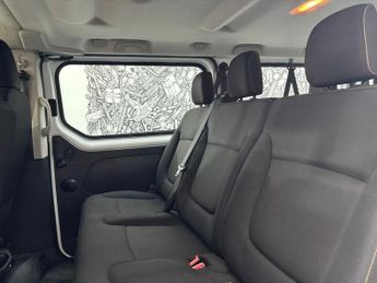 RENAULT TRAFIC 1.6 dCi 27 Business Minibus Double Cab 5dr Diesel Manual SWB Eur