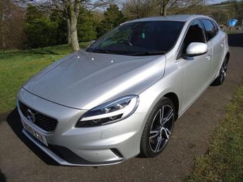 Volvo V40 2.0 T2 R-Design Edition Hatchback 5dr Petrol Manual Euro 6 (s/s)