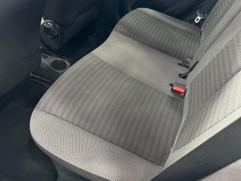 TOYOTA AYGO 1.0 VVT-i x-play Hatchback 5dr Petrol Manual Euro 6 (71 ps)