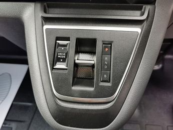 VAUXHALL Vivaro Electric 3100 75kWh Dynamic Panel Van 5dr Electric Auto L2 H1 (136 ps)