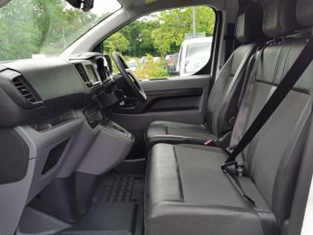 VAUXHALL Vivaro Electric 3100 75kWh Dynamic Panel Van 5dr Electric Auto L2 H1 (136 ps)