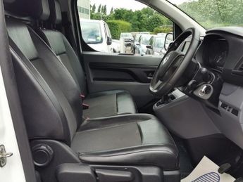 VAUXHALL VIVARO 1.5 Turbo D 2900 Dynamic Panel Van 6dr Diesel Manual L2 H1 Euro 