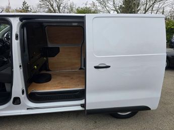 CITROEN E-DISPATCH E 1000 75 kWh Enterprise M in white, 12,000 miles, full service 