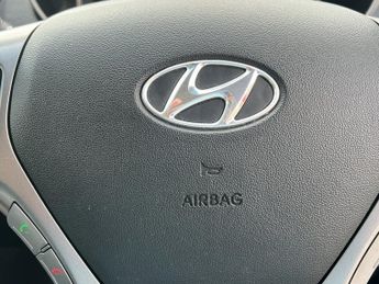 HYUNDAI IX35 2.0 CRDi Premium SUV 5dr Diesel Auto 4WD Euro 5 (134 bhp)