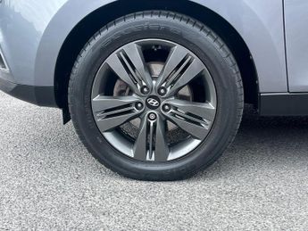 HYUNDAI IX35 2.0 CRDi Premium SUV 5dr Diesel Auto 4WD Euro 5 (134 bhp)