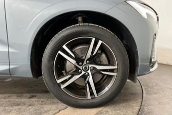 VOLVO XC60 2.0 B5 MHEV R-Design SUV 5dr Petrol Hybrid Auto AWD Euro 6 (s/s)