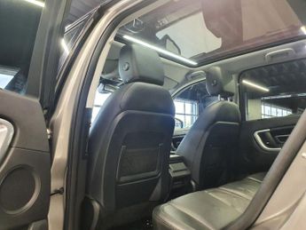 LAND ROVER DISCOVERY SPORT 2.0 TD4 HSE Black SUV 5dr Diesel Auto 4WD Euro 6 (s/s) (180 ps)