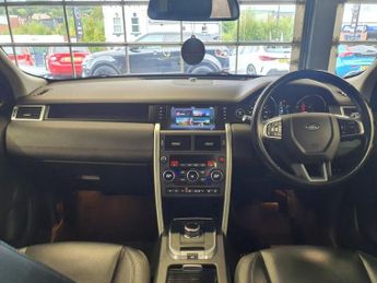 LAND ROVER DISCOVERY SPORT 2.0 TD4 HSE Black SUV 5dr Diesel Auto 4WD Euro 6 (s/s) (180 ps)