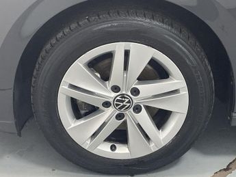 VOLKSWAGEN GOLF 1.5 TSI Life Hatchback 5dr Petrol Manual Euro 6 (s/s) (130 ps) -