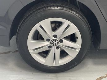 VOLKSWAGEN GOLF 1.5 TSI Life Hatchback 5dr Petrol Manual Euro 6 (s/s) (130 ps) -