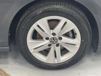 VOLKSWAGEN GOLF 1.5 TSI Life Hatchback 5dr Petrol Manual Euro 6 (s/s) (130 ps) -