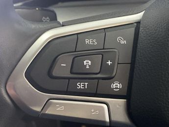 VOLKSWAGEN GOLF 1.5 TSI Life Hatchback 5dr Petrol Manual Euro 6 (s/s) (130 ps) -