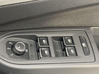 VOLKSWAGEN GOLF 1.5 TSI Life Hatchback 5dr Petrol Manual Euro 6 (s/s) (130 ps) -