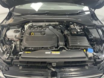 VOLKSWAGEN GOLF 1.5 TSI Life Hatchback 5dr Petrol Manual Euro 6 (s/s) (130 ps) -