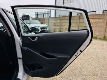 HYUNDAI IONIQ 1.6 h-GDi SE Hatchback 5dr Petrol Hybrid DCT Euro 6 (s/s) (141 p