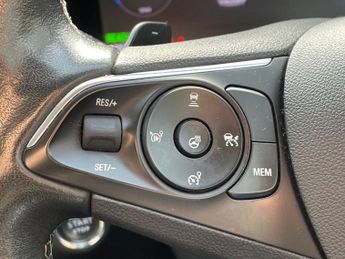 VAUXHALL GRANDLAND X 1.6 13.2kWh GS Line SUV 5dr Petrol Plug-in Hybrid Auto Euro 6 (s