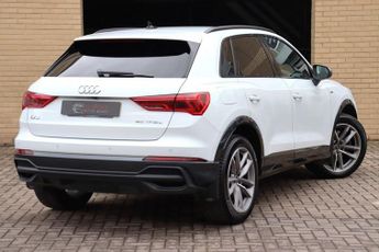 AUDI Q3 1.4 TFSI E 45 BLACK EDITION 