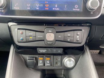 NISSAN LEAF 62kWh e+ N-Connecta Hatchback 5dr Electric Auto (217 ps)