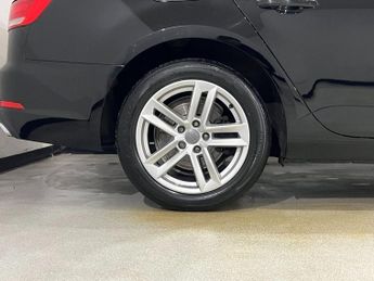 AUDI A4 2.0 TDI 35 SE Saloon 4dr Diesel S Tronic Euro 6 (s/s) (150 ps)