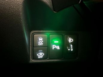 HONDA CIVIC 1.8 i-VTEC SR Hatchback 5dr Petrol Manual Euro 5 (s/s) (142 ps)