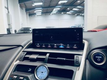 LEXUS NX 2.5 2.5 300h Luxury SUV 5dr Petrol Hybrid E-CVT 4WD Euro 6 (s/s)