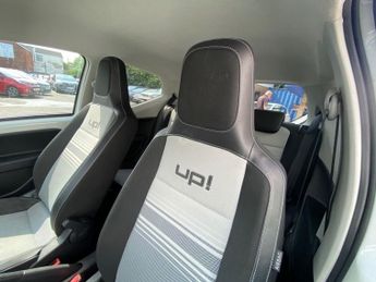 VOLKSWAGEN UP! 1.0 up! White Hatchback 3dr Petrol Manual Euro 5 (75 ps)