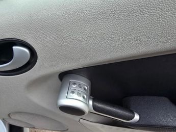 MERCEDES-BENZ SLK 1.8 SLK200 Kompressor Convertible 2dr Petrol Automatic (211 g/km