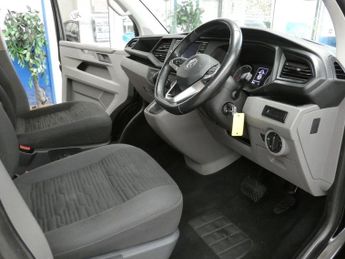 VOLKSWAGEN TRANSPORTER SHUTTLE 2.0 TDI SE Minibus Double Cab 5dr Diesel DSG LWB Euro 6 (s/s) (1