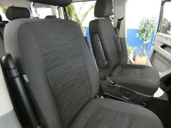 VOLKSWAGEN TRANSPORTER SHUTTLE 2.0 TDI SE Minibus Double Cab 5dr Diesel DSG LWB Euro 6 (s/s) (1