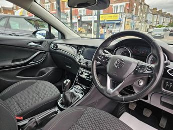 VAUXHALL ASTRA 1.4i Turbo SRi Nav Hatchback 5dr Petrol Manual Euro 6 (150 ps)