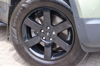 LAND ROVER DEFENDER D250 3.0 MHEV HARD TOP