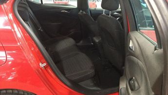 VAUXHALL ASTRA 1.6 CDTi BlueInjection SRi Hatchback 5dr Diesel Auto Euro 6 (136