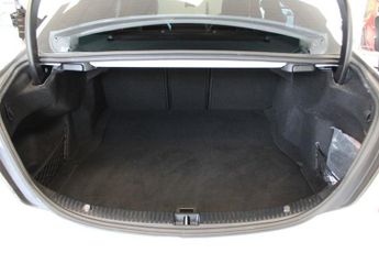 MERCEDES-BENZ C-CLASS 2.1 C220d AMG Line (Premium) Saloon 4dr Diesel 7G-Tronic+ Euro 6