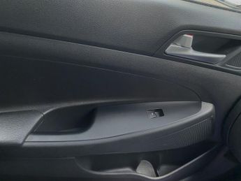 HYUNDAI TUCSON 1.7 CRDi Blue Drive SE Nav SUV 5dr Diesel DCT Euro 6 (s/s) (141 