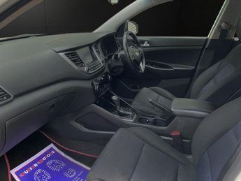 HYUNDAI TUCSON 1.7 CRDi Blue Drive SE Nav SUV 5dr Diesel DCT Euro 6 (s/s) (141 