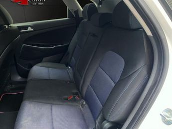 HYUNDAI TUCSON 1.7 CRDi Blue Drive SE Nav SUV 5dr Diesel DCT Euro 6 (s/s) (141 