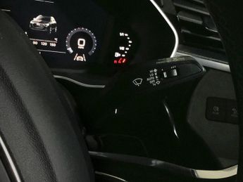 AUDI Q3 1.5 TFSI CoD 35 S line SUV 5dr Petrol S Tronic Euro 6 (s/s) (150