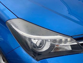 TOYOTA YARIS 1.5 VVT-h Excel Hatchback 5dr Petrol Hybrid E-CVT Euro 6 (Safety