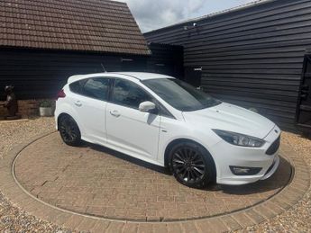Ford Focus 1.0T EcoBoost ST-Line Hatchback 5dr Petrol Manual Euro 6 (s/s) (