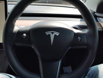 TESLA Model 3 Standard Range Plus Saloon 4dr Electric Auto RWD (241 bhp)