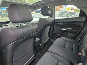 HONDA CIVIC AUTOMATIC 1.8 i-VTEC ES Hatchback 5dr Petrol Automatic (169 g/km