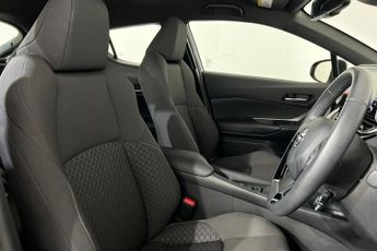 TOYOTA C-HR 1.8 VVT-h Icon SUV 5dr Petrol Hybrid CVT Euro 6 (s/s) (122 ps) 8